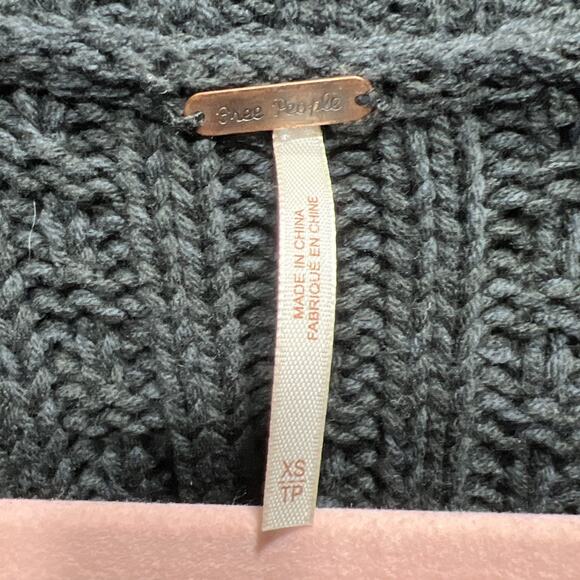 Free People Black Traveler Cable Collared V-Neck Cropped Sweater Women Size XS - Picture 10 of 14